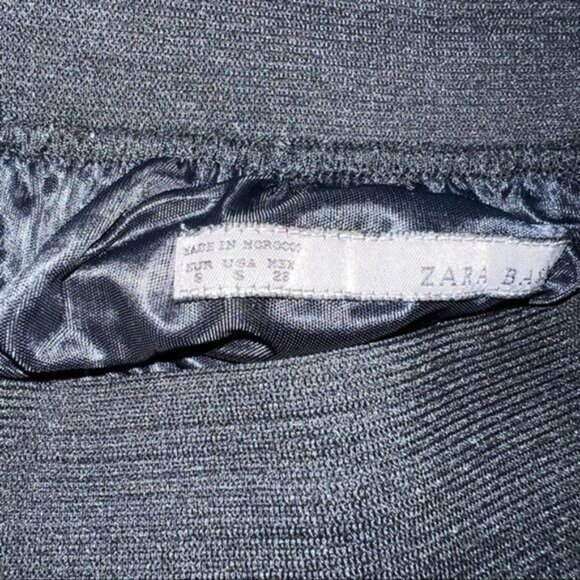 Zara Black & White Pleated Mini Skirt Woven Textured Pattern Lined Size Small - Picture 2 of 8